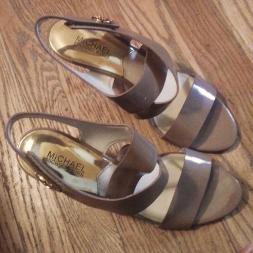 Michael Kors shoes size 8.5 M tan